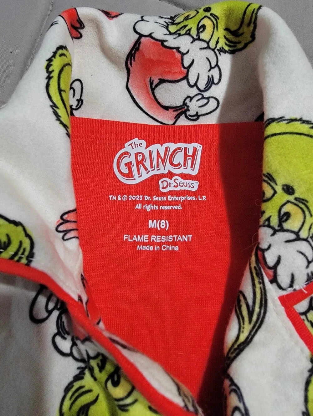 Dr. Seuss How The Grinch Stole Christmas Button Up Pajama Top - Size Medium (8)